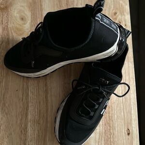 DKNY Women's Comfortable Chic Shoe Meanna Sneaker BLACK US 9M / EUR 40B